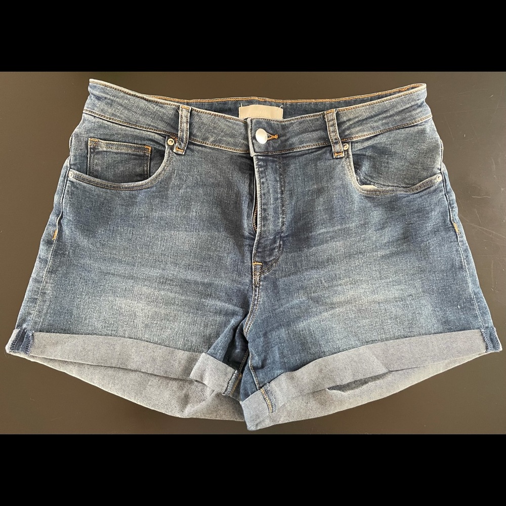 H&M High Waist Shorts Size 8
